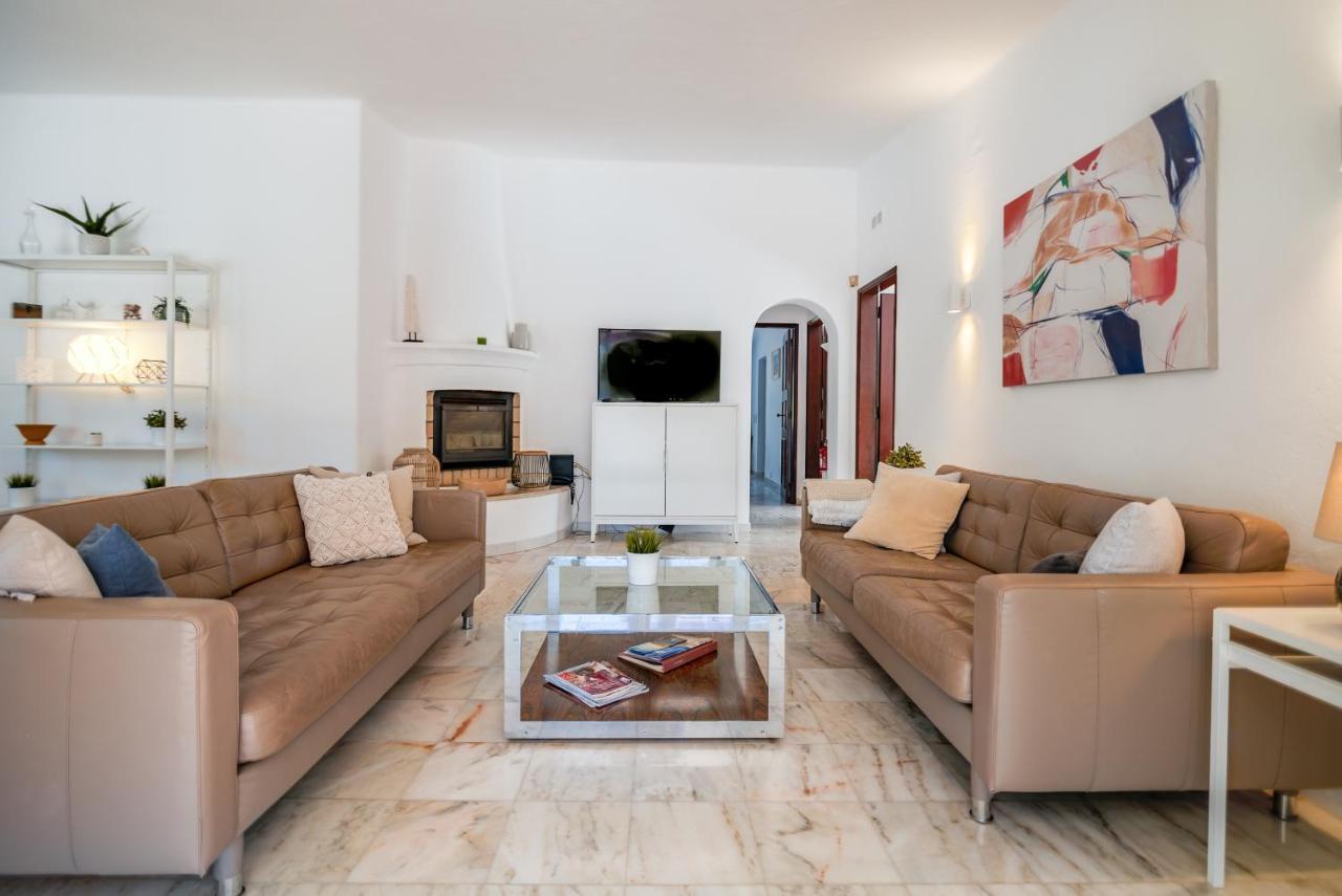 Traditional 3 Bedroom Villa With Great Pool In The Heart Of Vale Do Lobo Exteriör bild
